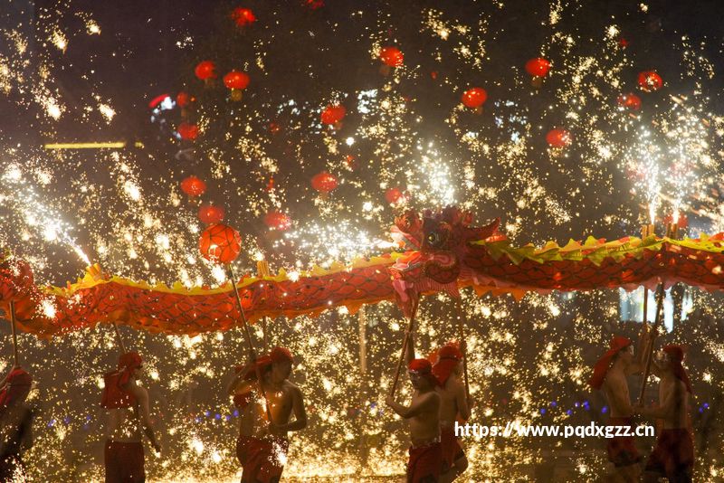 玩法饱口福、品文化、享玩乐——元宵节消费市场一线观察